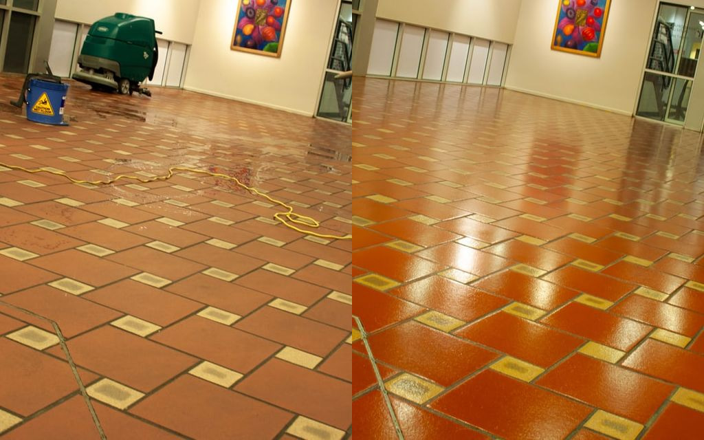 Restaurant floor restoration: during restoration on the left and after on the right